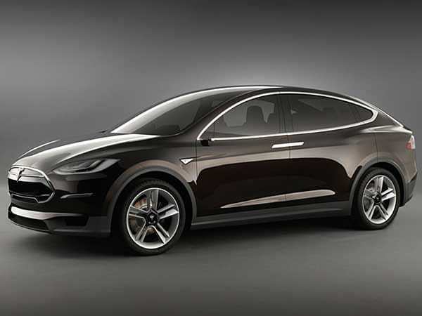 Tesla wagt sich an das nächste Projekt: Nach Roadster und Model S kommt nun Model X.
