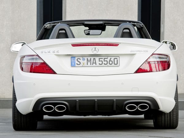Mindestens 72.590 Euro kostet der Mercedes SLK 55 AMG und damit rund 20.000 Euro mehr als ein SLK 350.