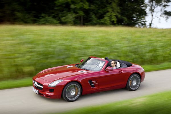Auch in Ferrarieskem Rot ist der SLS AMG zu haben.