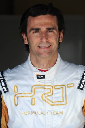 Pedro de la Rosa ist 2012 Stammfahrer beim HRT F1 Team. 2011 sprang er für Sergio Perez in Kanada ein und wurde Zwölfter. Narain Karthikeyan ist der zweite Pilot bei HRT.