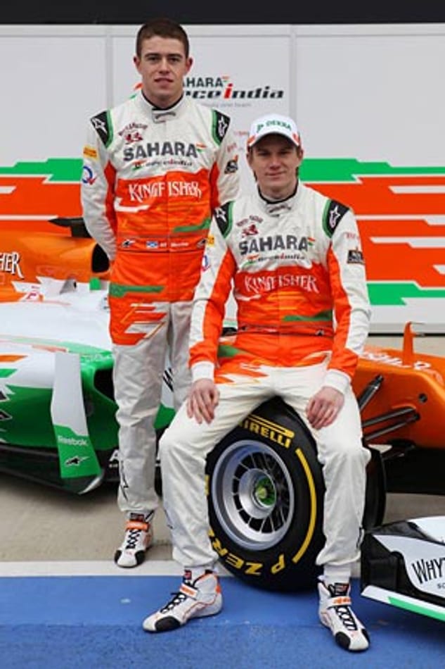Bei Force India ersetzt ein Deutscher einen Deutschen. Adrian Sutil muss für Niko Hülkenberg (re.) weichen. Hülkenberg war zuvor Testfahrer bei dem indischen Rennstall.