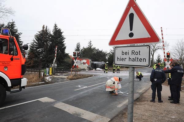 An diesem Bahnübergang in Niedersachsen, zwischen den Ortschaften Heidorn und Blumenau, passiert am Sonntag ein Unfall.
