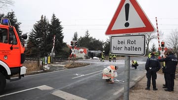 An diesem Bahnübergang in Niedersachsen, zwischen den Ortschaften Heidorn und Blumenau, passiert am Sonntag ein Unfall.