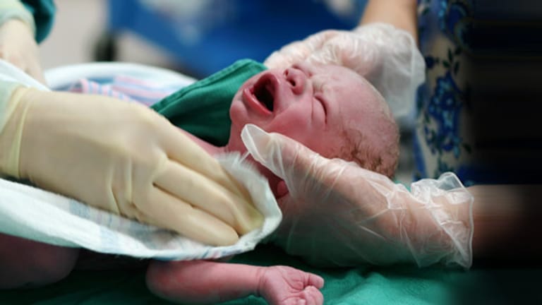 Kaiserschnitt-Babys kämpfen oft mit Atemnot.