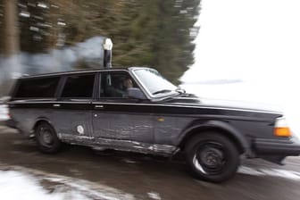Schöner Heizen mit dem Volvo 240 - dieses Exemplar hat einen eingebauten Holzofen.