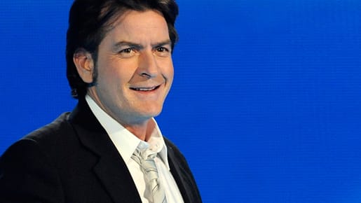 Charlie Sheen hat wieder zur alten Lästerform zurückgefunden.