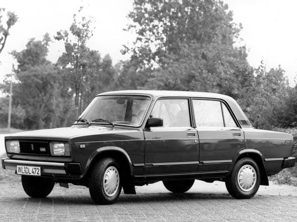Außer Konkurrenz der Lada Nova - er wurde von 1974 bis 2011 gebaut, Stückzahl unbekannt. Er basiert auf dem Fiat 124, der auch als Seat und in Argentinien gebaut wurde.