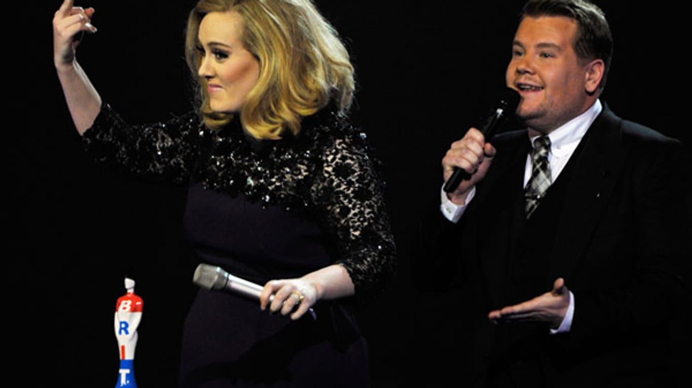 Bei der Verleihung der Brit Awards zeigte Adele den Stinkefinger.
