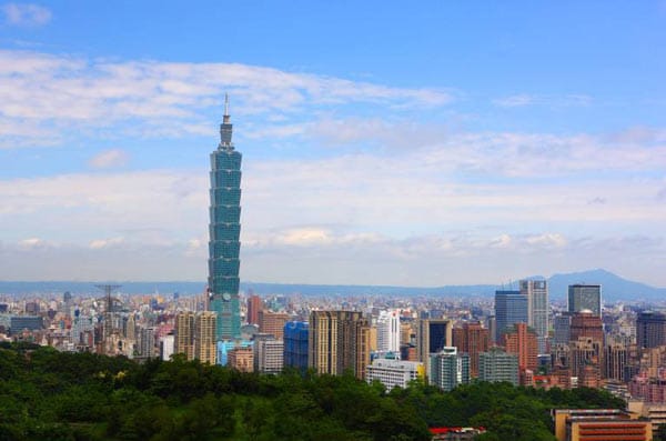 In Taipeh leben rund 2,6 Millionen Menschen. In Taipeh leben rund 2,6 Millionen Menschen.