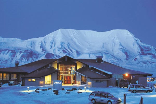 In Longeyarben auf Spitzbergen steht mit dem Svalbard Polar Hotel das nördlichste Hotel der Welt.