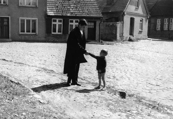 Gauck mit seinem 1962 geborenen Sohn Martin.