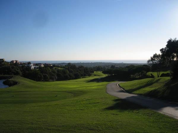 An der Costa del Sol lässt es sich super Golfspielen.