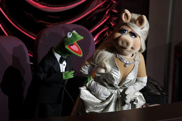 Dafür entschädigte uns Miss Piggy mit einem wahrlich fantastischen Abendgarderobe! Dafür entschädigte uns Miss Piggy mit einem wahrlich fantastischen Abendgarderobe!