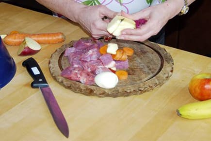 Es darf gemischt werden. Fleisch sollte aber Hauptbestandteil bleiben