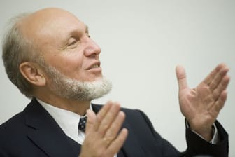 Ifo-Chef Hans-Werner Sinn warnt vor Milliarden-Risiken