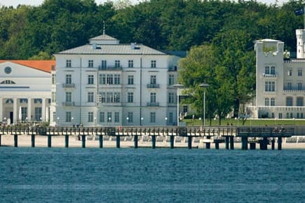 Zum Grand Hotel Heiligendamm gehören mehrere historische Gebäude