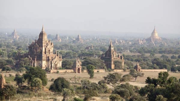 Bagan, eine historische Königsstadt in Myanmar mit über zweitausend erhaltenen Sakralgebäuden.