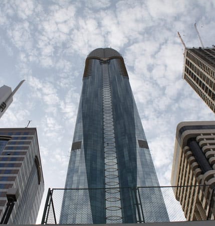 Hotel Rose Rayhaan by Rotana/Dubai: "Höchstes reines Hotelgebäude der Welt" – diesen Titel trägt die Unterkunft am Persischen Golf seit der Eröffnung im Jahre 2009.