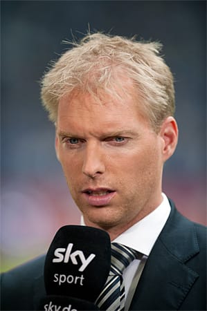 Ein weiteres Gesicht des Pay-TV-Senders Sky ist Jan Henkel. Vor seiner Zeit als Sport-Moderator hat sich Henkel einen Namen als Fechter gemacht. 1992 nahm er sogar an der Fecht-WM in Moskau teil.