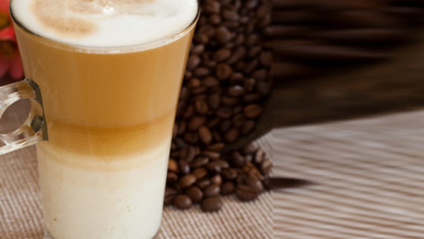 Auch wenn Latte macchiato lecker schmeckt - kalorienarm ist er nicht.