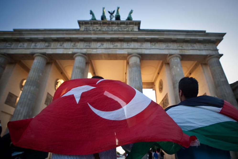 Junge Muslime in Deutschland: "Deutschland achtet seine Zuwanderer", so Innenminister Friedrich.