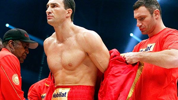 Der entschlossene Blick sagt alles: Wladimir Klitschko hat im Vorfeld angekündigt, gegen Jean-Marc Mormeck den 50. K.-o.-Sieg seiner Karriere feiern zu wollen.