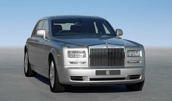 Rolls-Royce Phantom: Nach dem Facelift sind die runden Leuchteinheiten an der Front verschwunden.