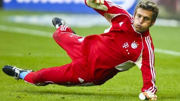 Hans-Jörg Butt: Der Torwart-Oldie wird seine Handschuhe nach Ende der Saison an den Nagel hängen. Dem 37-Jährigen winkt ein Job in der Jugendabteilung des FC Bayern.