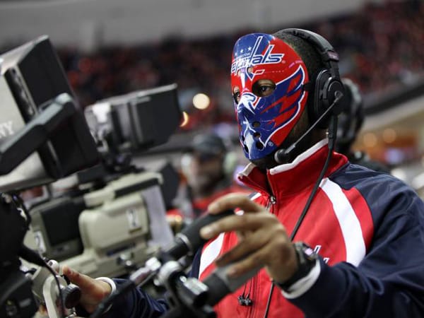 Ein Kameramann outet sich in der NHL als Eishockey-Fan der Washington Capitals.