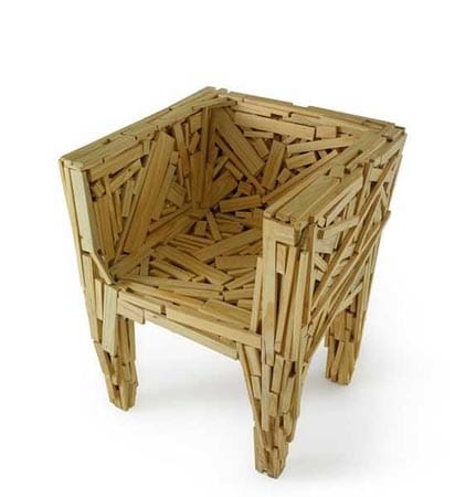 Ein Stuhl aus Brennholz für 2800 Euro?