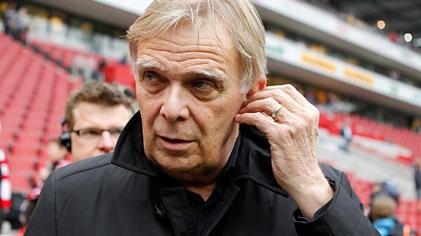 Als Sportdirektor des 1. FC Köln seit dem 10. März 2012 Geschichte: Volker Finke.