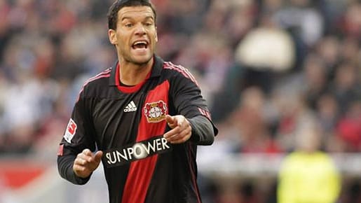 Michael Ballack schießt gegen den DFB und Bayer.
