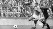 Später war Konietzka (hier vorne) auch für die Münchener Löwen im Einsatz. Bis 1967 schoss er in 100 Bundesliga-Spielen 72 Tore.