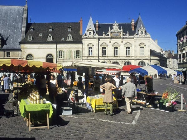 Im Anschluss an die Besichtigung kann man über den Markt in der Altstadt schlendern. Im Anschluss an die Besichtigung kann man über den Markt in der Altstadt schlendern.