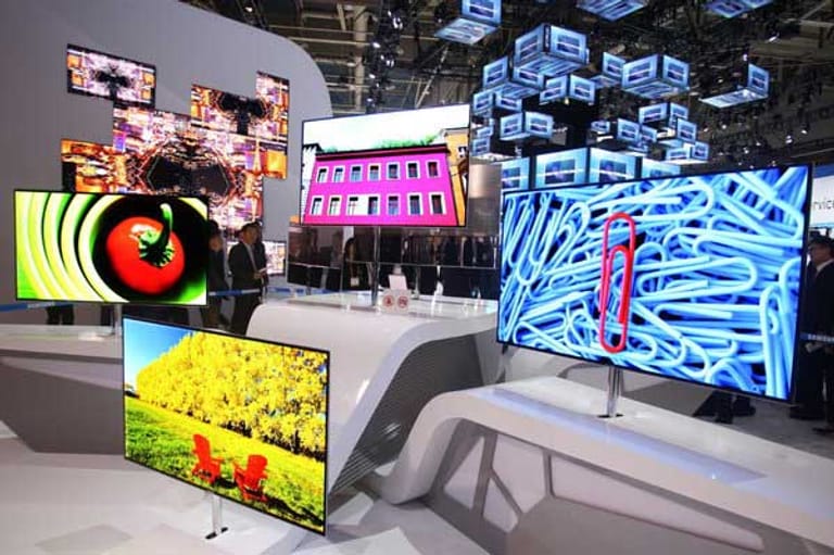 Künftig könnten TV-Geräte mit OLED-Technologie klassischen LCD-Fernsehern den Rang ablaufen. Sie versprechen kräftigere Farben und Kontraste. Außerdem sind sie dünner und sparsamer. Zurzeit kommen OLED-Displays hauptsächlich in Smartphones zum Einsatz.