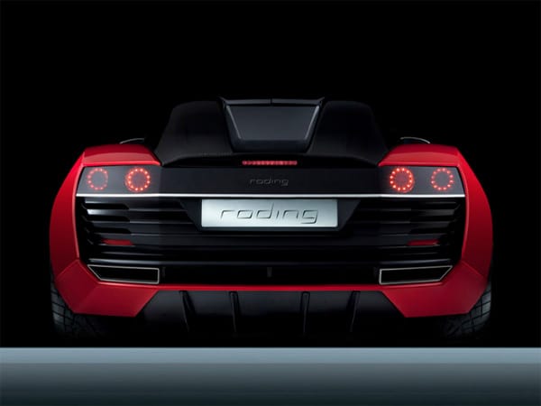 Das kantige Heck des bayrischen Sportwagens erinnert an Lamborghini und Ferrari.