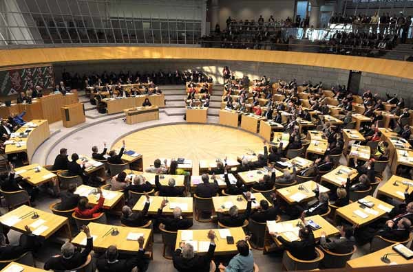 Mittwoch, 14. März: Der Landtag von Nordrhein-Westfalen hat sich überraschend aufgelöst.