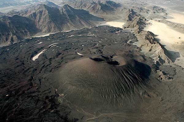 Mitte des 13. Jahrhunderts sollen gleich mehrere Vulkane in Saudi Arabien besonders aktiv gewesen sein - zum Beispiel im Vulkangebiet von Al-Aayiss.