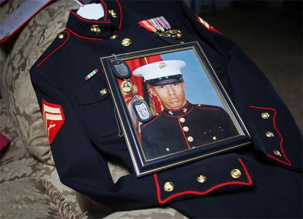 Ocampos Uniform liegt drapiert in seinem Haus in Yorba in Kalifornien. Als Ziel hatte er sich gesetzt, 16 Menschen zu töten, um einer der erfolgreichsten Serienmörder der USA zu werden, so eine US-Zeitung. Ocampos Uniform liegt drapiert in seinem Haus in Yorba in Kalifornien. Als Ziel hatte er sich gesetzt, 16 Menschen zu töten, um einer der erfolgreichsten Serienmörder der USA zu werden, so eine US-Zeitung.