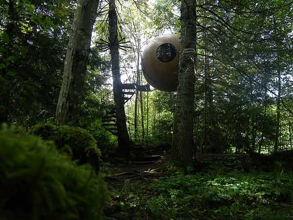 Buchstäblich in anderen Sphären schweben die Gäste in den drei Free Spirit Spheres auf Vancouver Island.