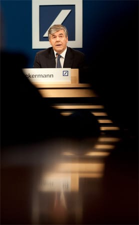 Mit einer Zustimmung von lediglich 27 Prozent ebenfalls unter den eher unbeliebten Unternehmern: Josef Ackermann (Vorstandsvorsitzender Deutsche Bank)
