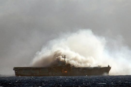 US-Marine versenkt ihre eigenen Schiffe