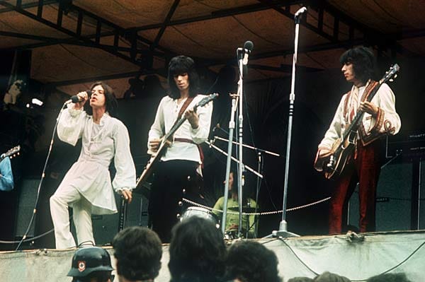 The show must go on: Nur vier Tage nach dem tragischen Tod ihres Bandmitglieds Brian Jones standen die Rolling Stones am 7. Juli 1969 schon wieder auf der Bühne im Londoner Hyde Park.