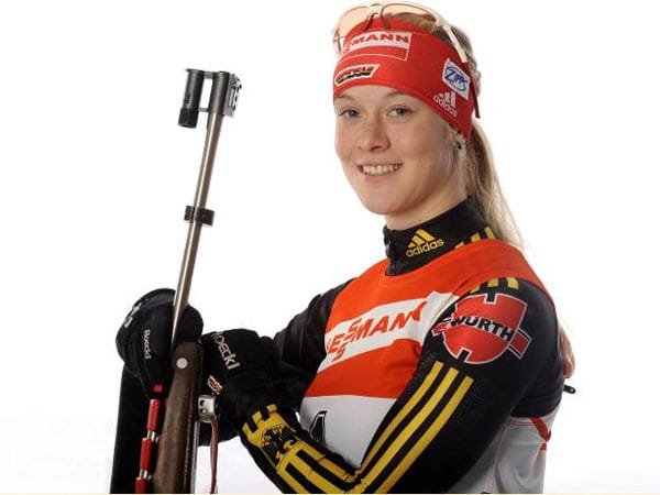Die 21-jährige Maren Hammerschmidt gewann schon mehrere Gold-Medaillen bei Junioren-Weltmeisterschaften. Zum Saisonfinale 2011/2012 startete sie erstmals im Biathlon-Weltcup und sammelte gleich ihre ersten Weltcup-Punkte.