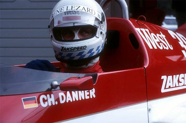 Christian Danner, geboren am 4. April 1958, fährt in der Formel 1 1985 und 1987 für Zakspeed, 1986 für Osella und Arrows und 1989 für Rial. Er ist der Formel 1 als RTL-Kommentator verbunden geblieben.