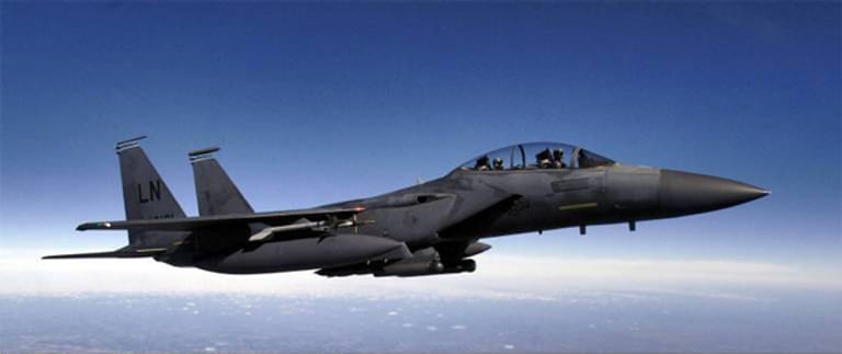 Die F-15 von McDonnell Douglas der amerikanischen Air-Force ist der wichtigste Exportschlager der amerikanischen Luftwaffe. Die Lieferung von 70 Flugzeugen dieses Typs nach Saudi-Arabien war die größte Auktion amerikanischer Militärtechnologie in den letzten Jahren.