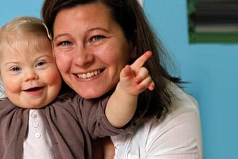 Elena Sommer mit ihrer kleinen Sarah: "Down-Syndrom - na und?"