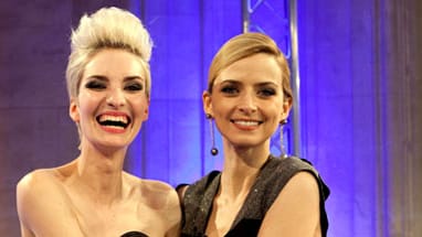 Siegerin Anika (li.) und ihre Mentorin Eva Padberg