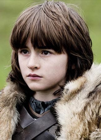 Bran (Isaac Hempstead Wright) ist der zweite Sohn der Starks. Der aufgeweckte Junge kennt Winterfell wohl besser als jeder andere und hat schon neugierig jeden Winkel der Burg erkundet. Sein Traum ist es, später einmal ein berühmter Ritter zu werden.