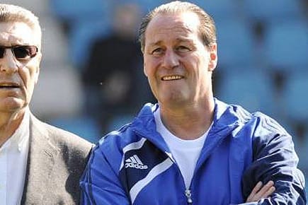 Schalke-Idole unter sich: Rudi Assauer (li.) mit Trainer Huub Stevens